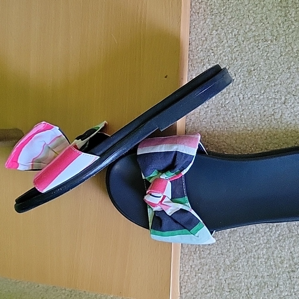 Sandals - Picture 2 of 4